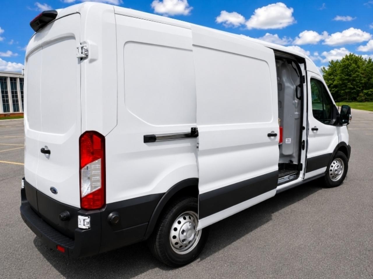 Ford Transit 250 Van Med. Roof w/Sliding Pass. 148-in. WB 2020