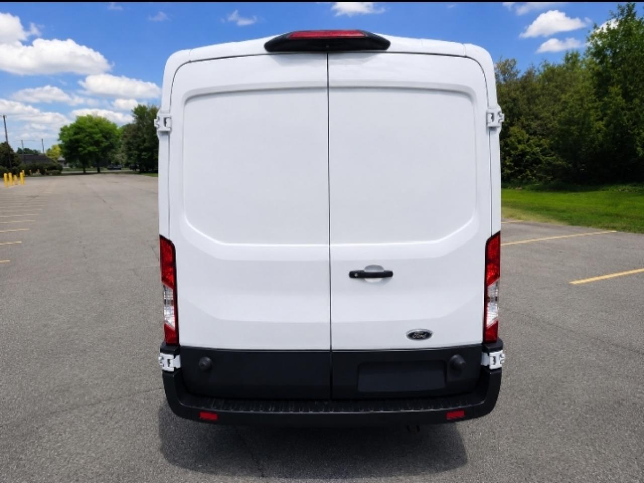 Ford Transit 250 Van Med. Roof w/Sliding Pass. 148-in. WB 2020