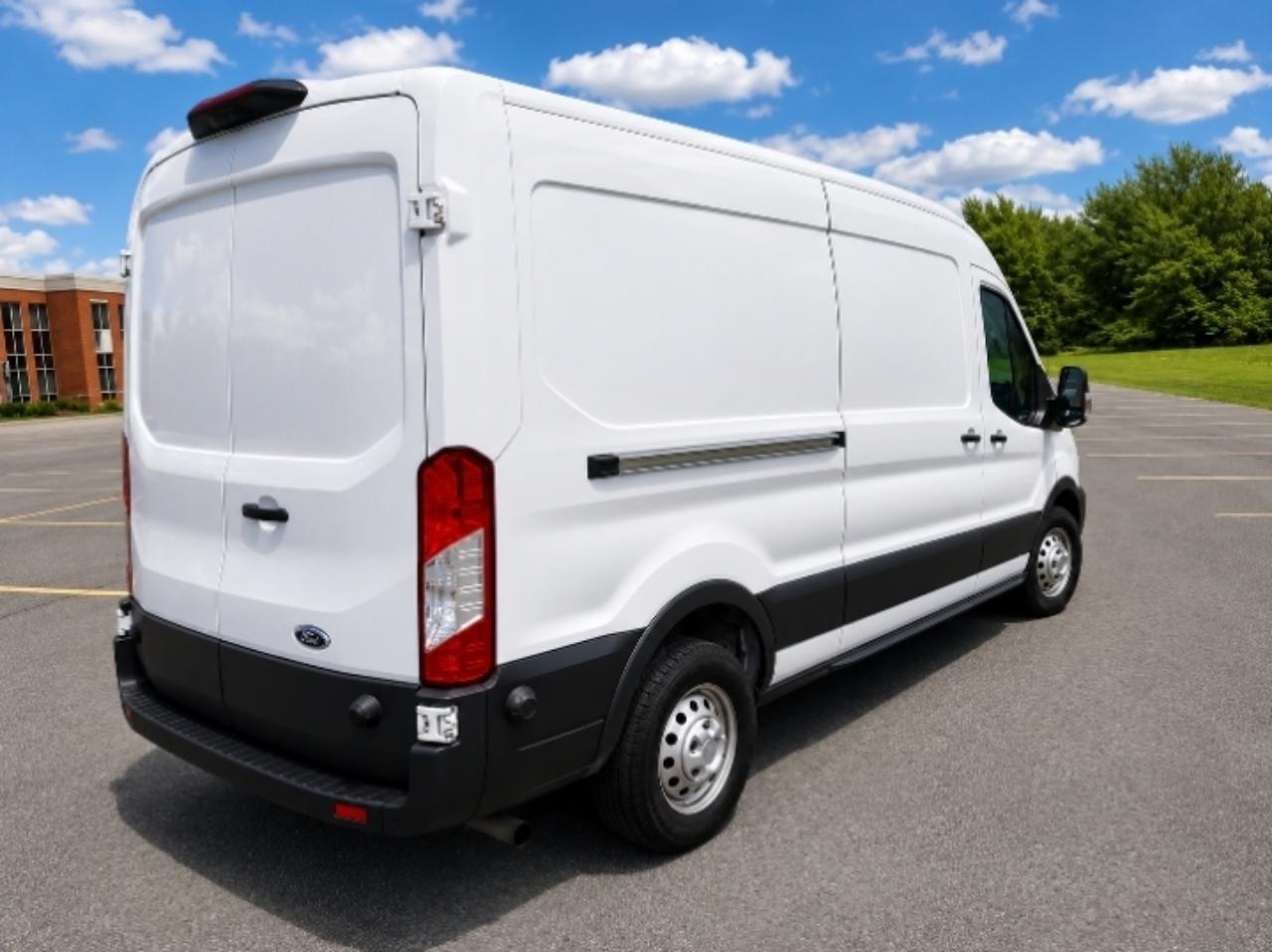 Ford Transit 250 Van Med. Roof w/Sliding Pass. 148-in. WB 2020