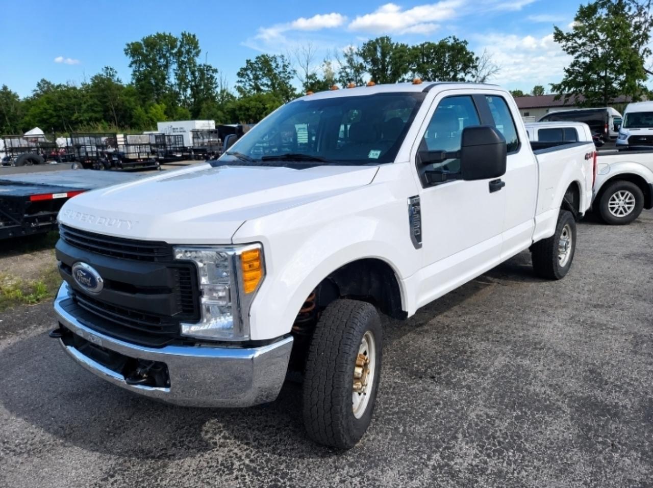 Ford F-250 SD XL SuperCab 4WD 2017