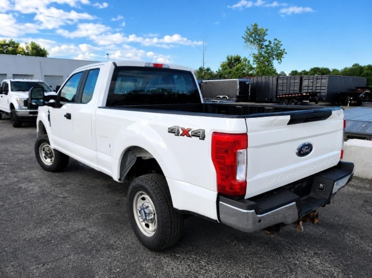 Ford F-250 SD XL SuperCab 4WD 2017