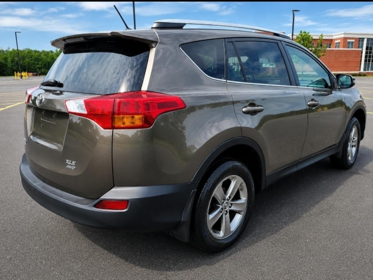 Toyota RAV4 XLE AWD 2015