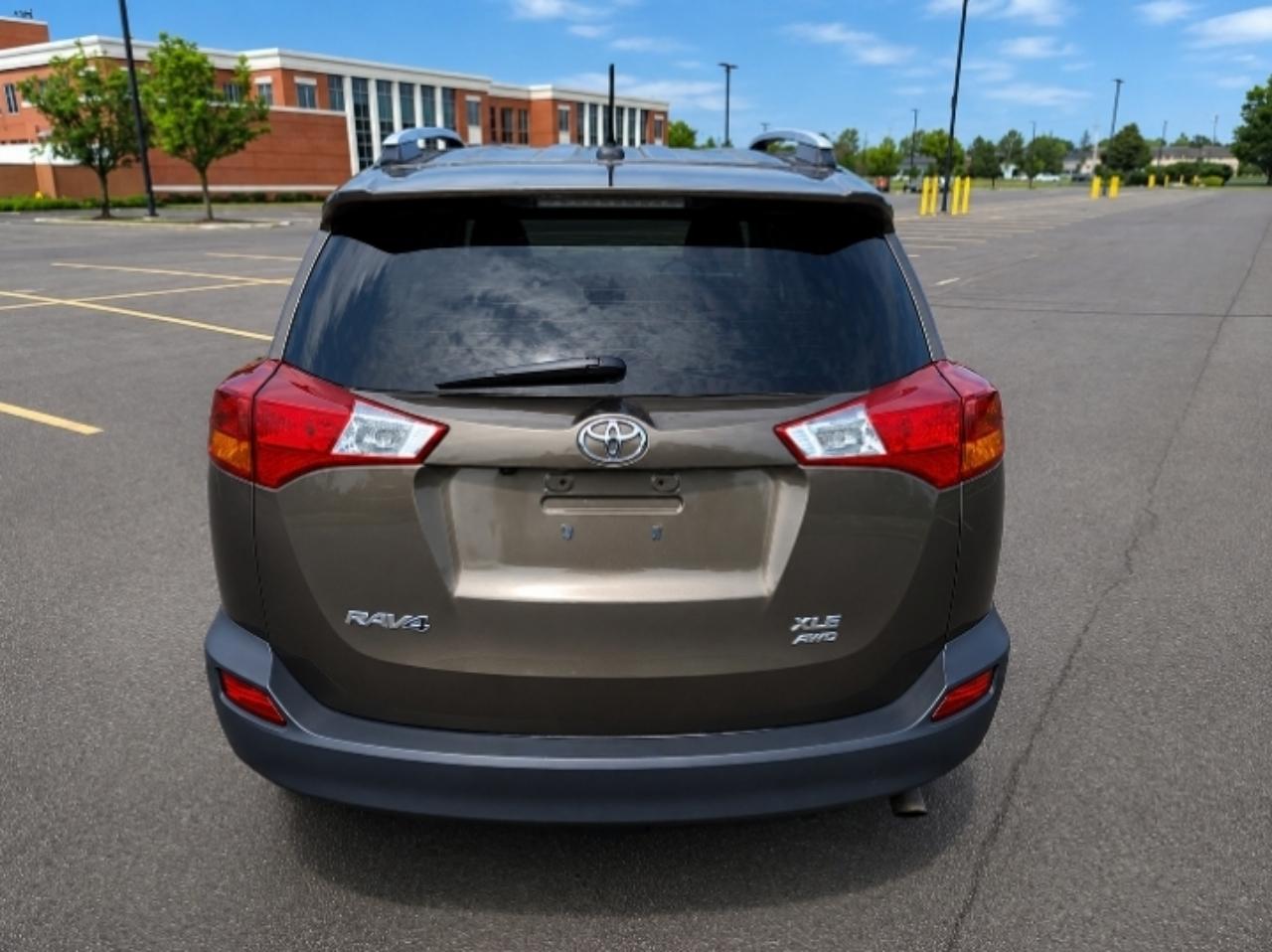 Toyota RAV4 XLE AWD 2015