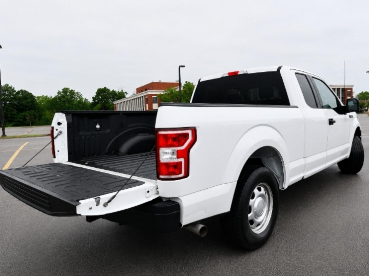 Ford F-150 2WD SuperCab 145" XL 2018