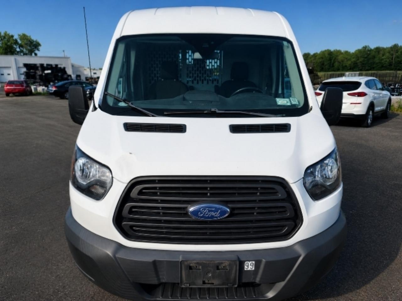 Ford Transit 250 Van Med. Roof w/Sliding Pass. 130-in. WB 2018