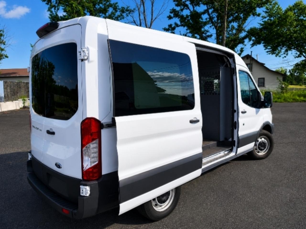 Ford Transit 250 Van Med. Roof w/Sliding Pass. 130-in. WB 2018