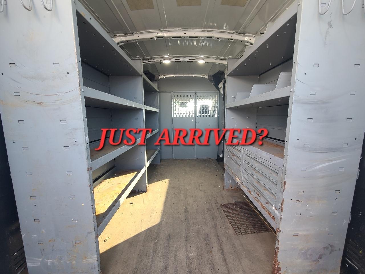 Ford Transit 250 Van Med. Roof w/Sliding Pass. 130-in. WB 2018