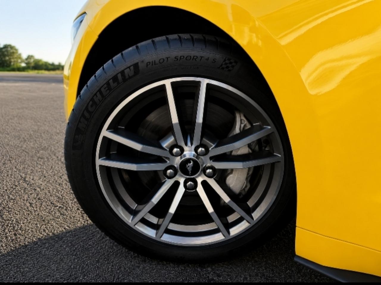 Ford Mustang GT Premium 2D Coupe 2015