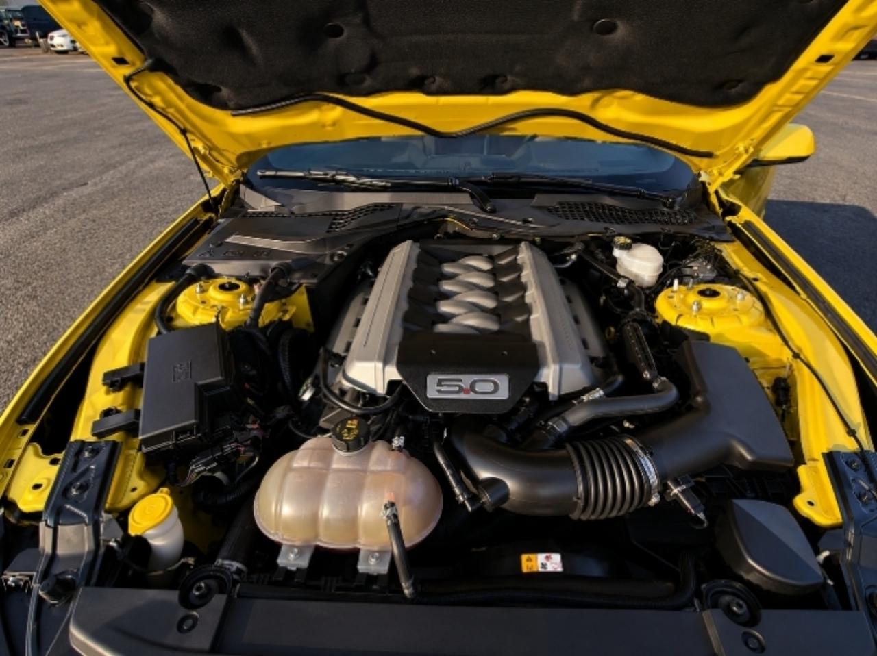 Ford Mustang GT Premium 2D Coupe 2015