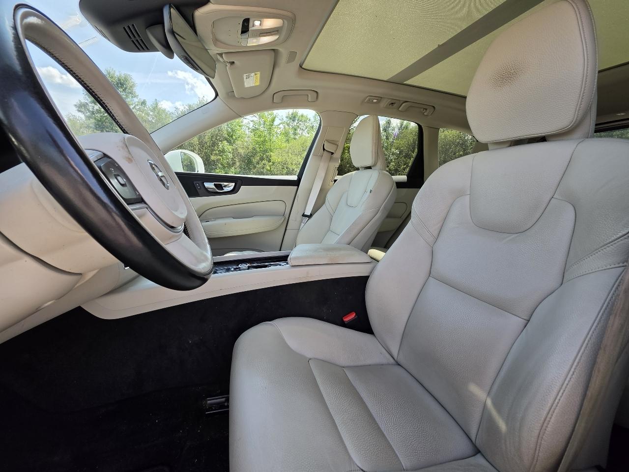 Volvo XC60 T8 Momentum Hybrid AWD 2022