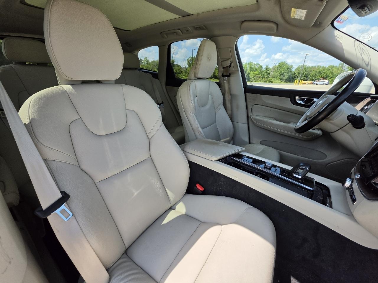 Volvo XC60 T8 Momentum Hybrid AWD 2022