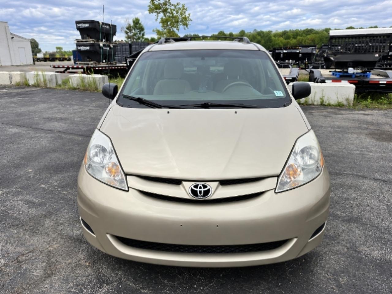 Toyota Sienna LE 7 Passenger 2009