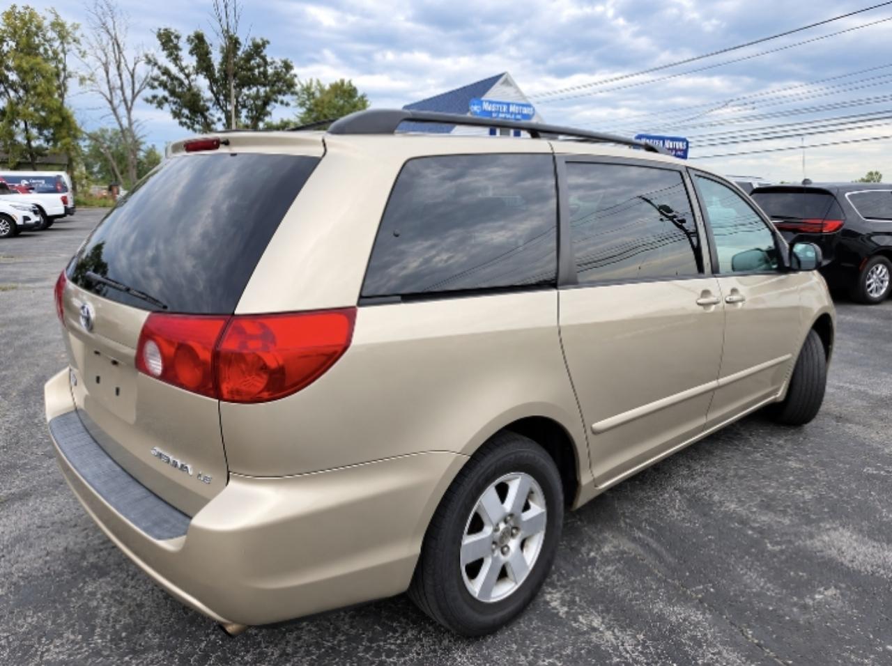 Toyota Sienna LE 7 Passenger 2009