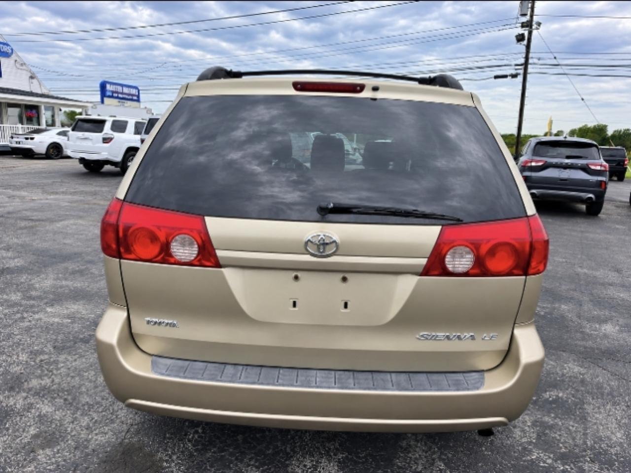 Toyota Sienna LE 7 Passenger 2009