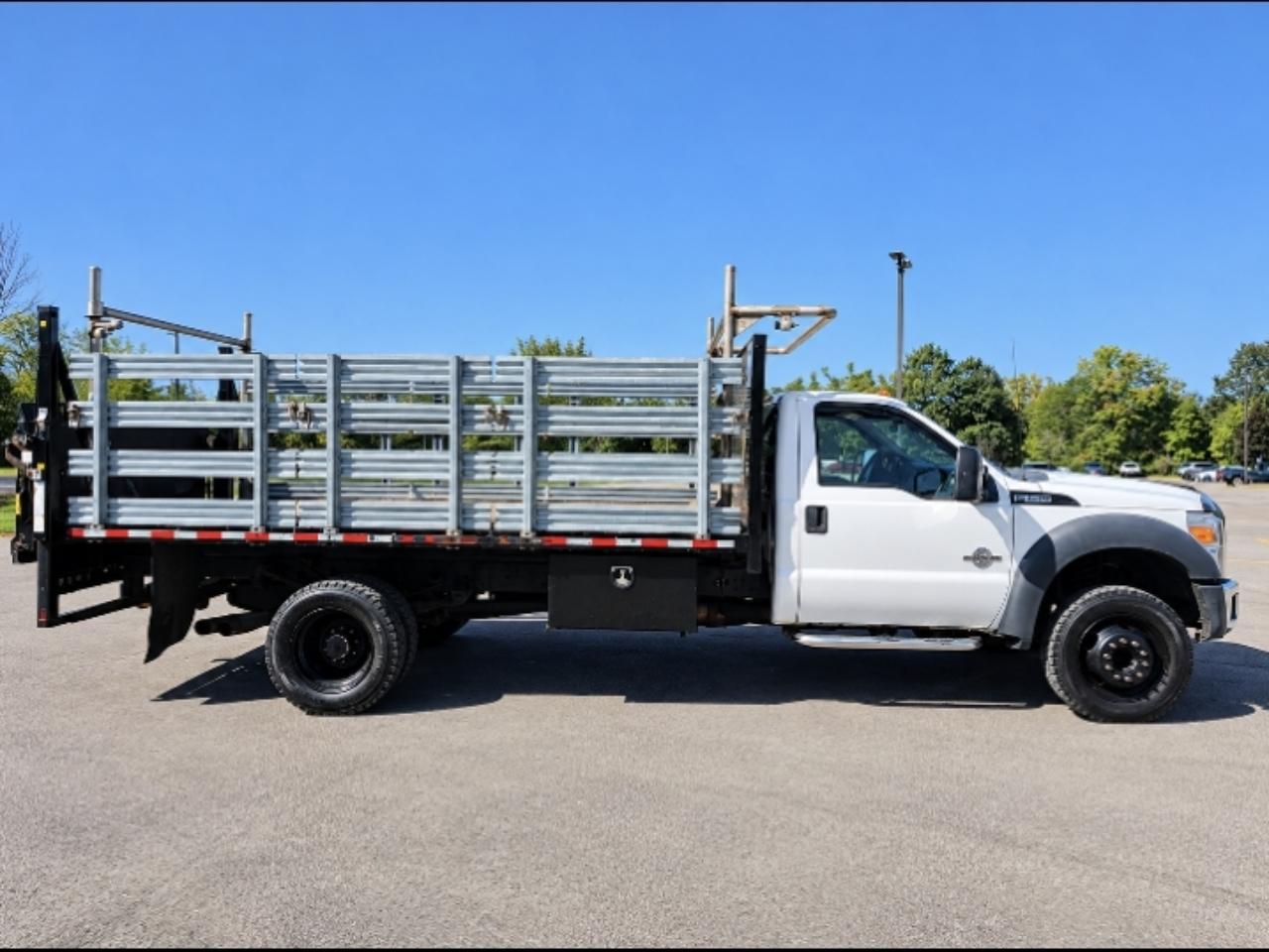 Ford F-550 Regular Cab DRW 2WD 2012