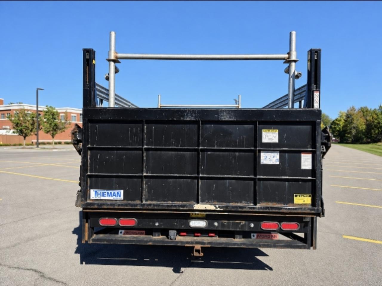 Ford F-550 Regular Cab DRW 2WD 2012