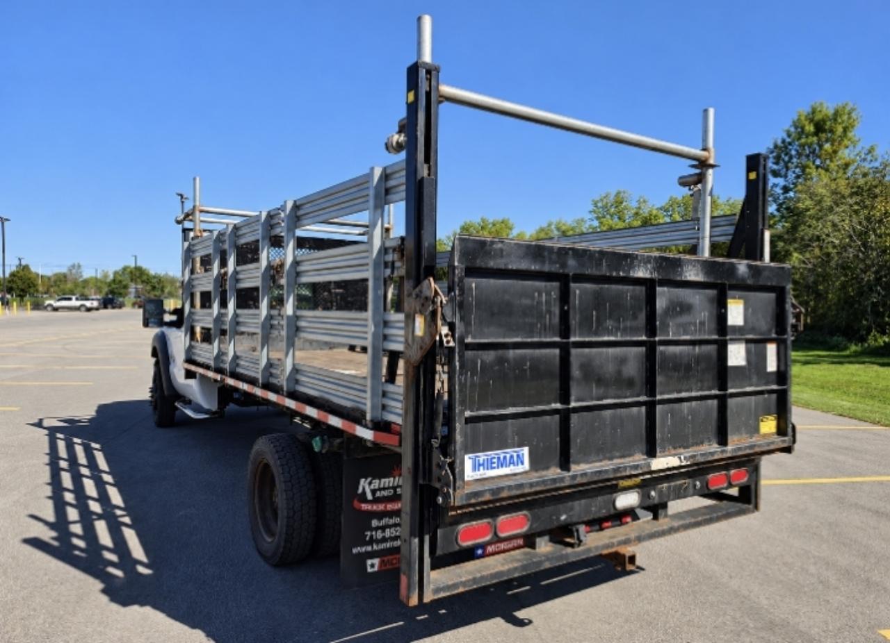 Ford F-550 Regular Cab DRW 2WD 2012