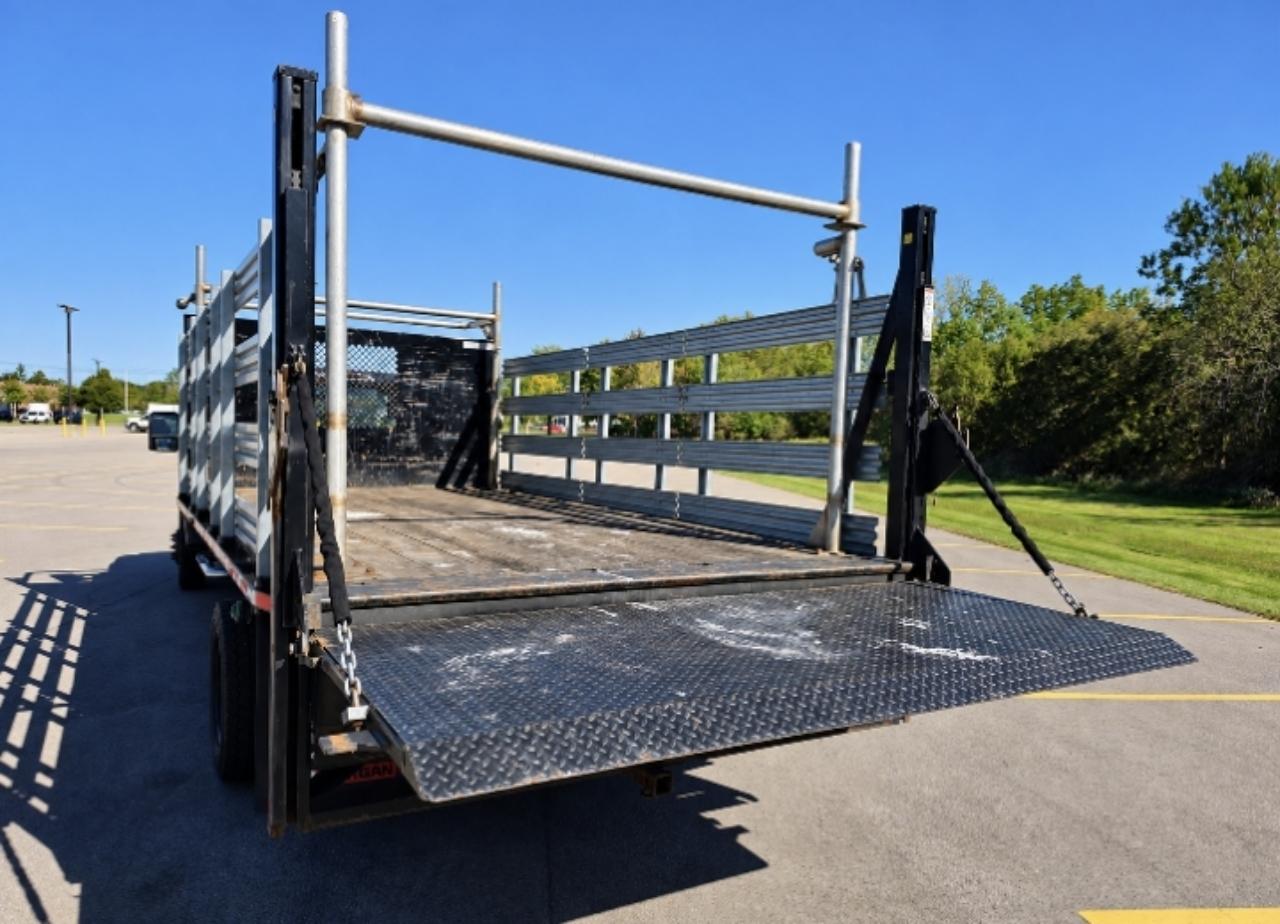 Ford F-550 Regular Cab DRW 2WD 2012
