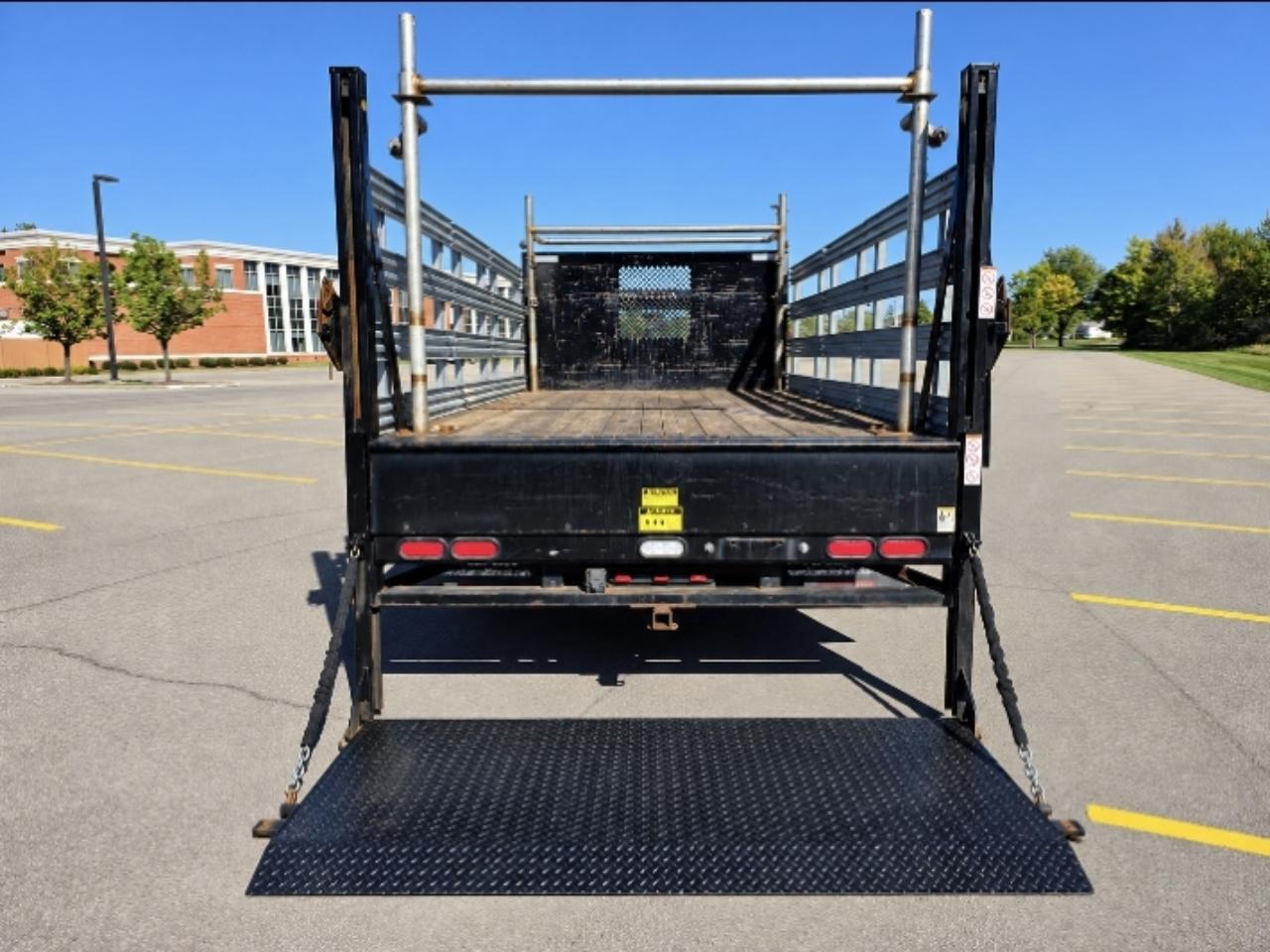 Ford F-550 Regular Cab DRW 2WD 2012