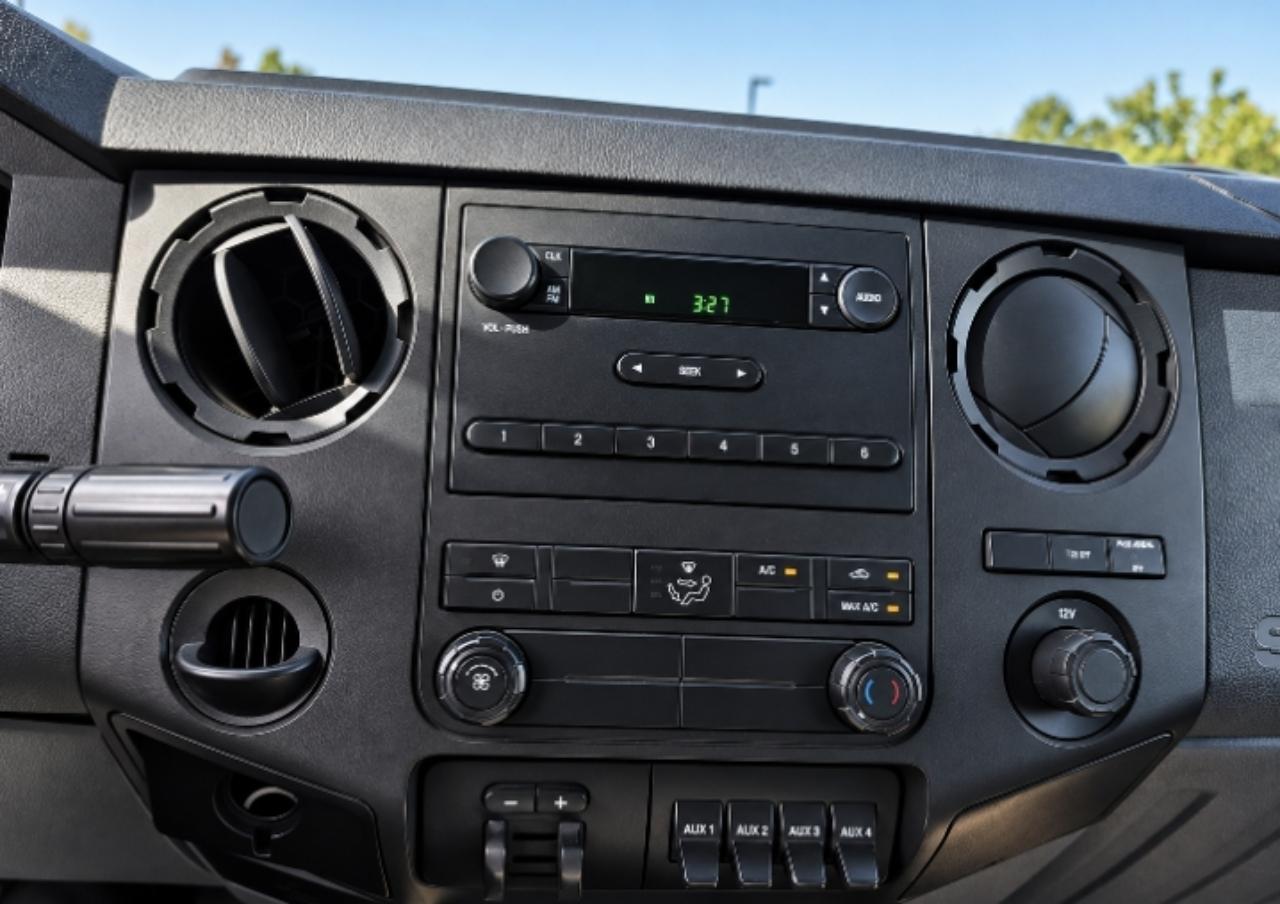 Ford F-550 Regular Cab DRW 2WD 2012