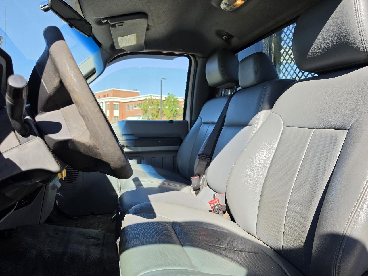 Ford F-550 Regular Cab DRW 2WD 2012