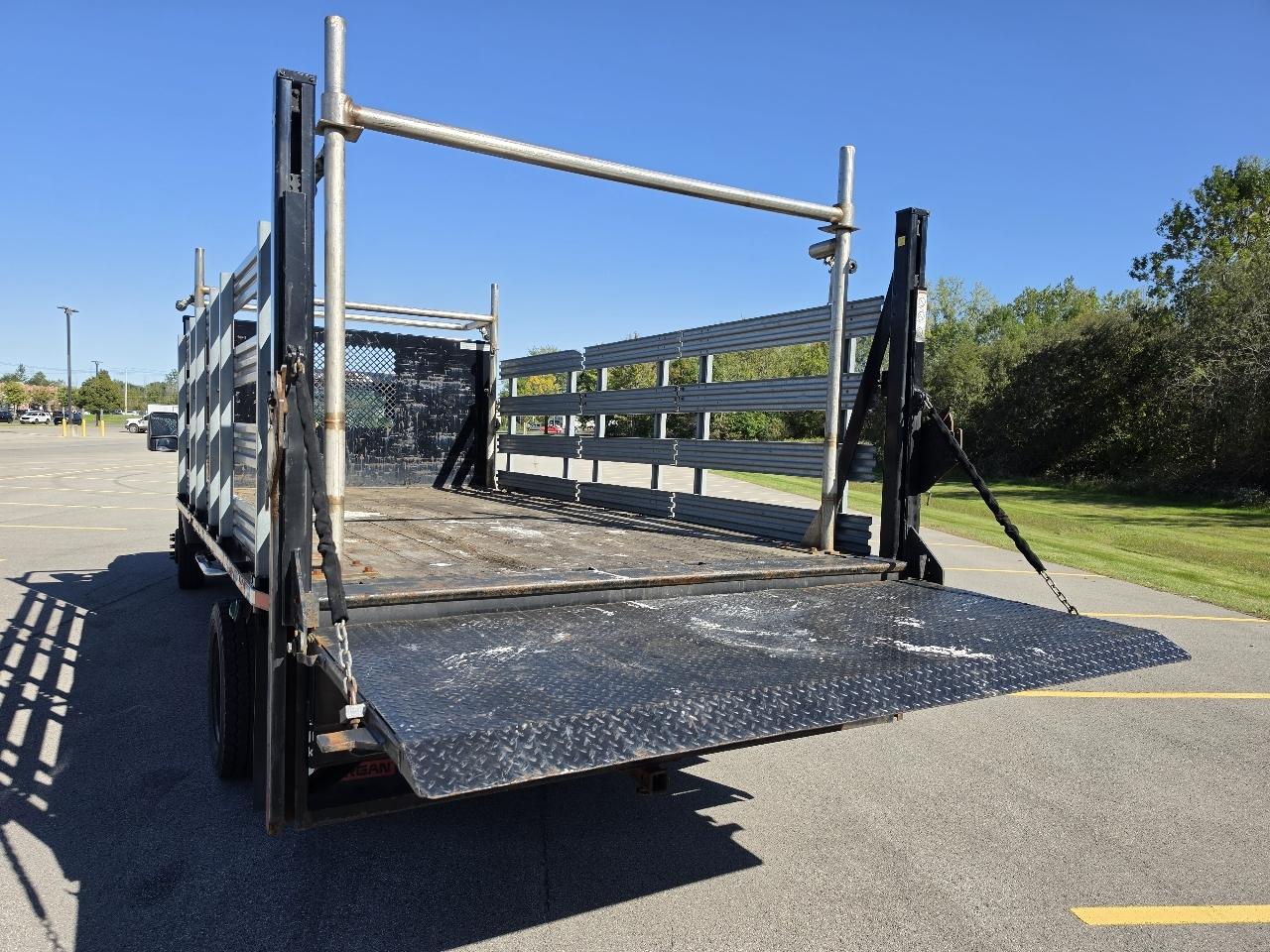 Ford F-550 Regular Cab DRW 2WD 2012