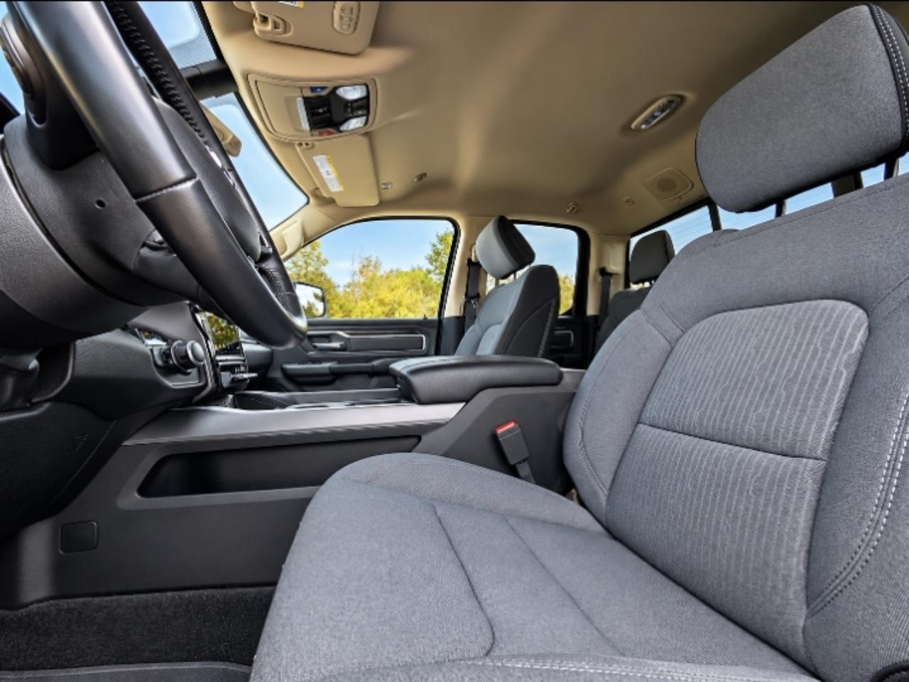 RAM 1500 Big Horn Quad Cab 4WD 2020