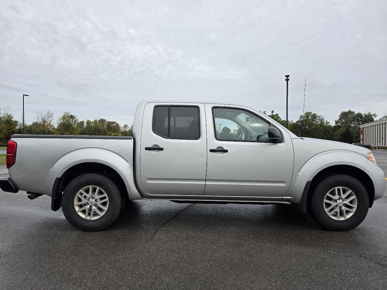 Nissan Frontier Crew Cab 4x4 SV 2017