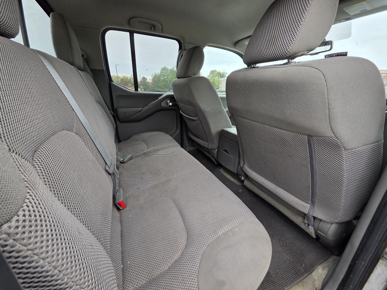 Nissan Frontier Crew Cab 4x4 SV 2017