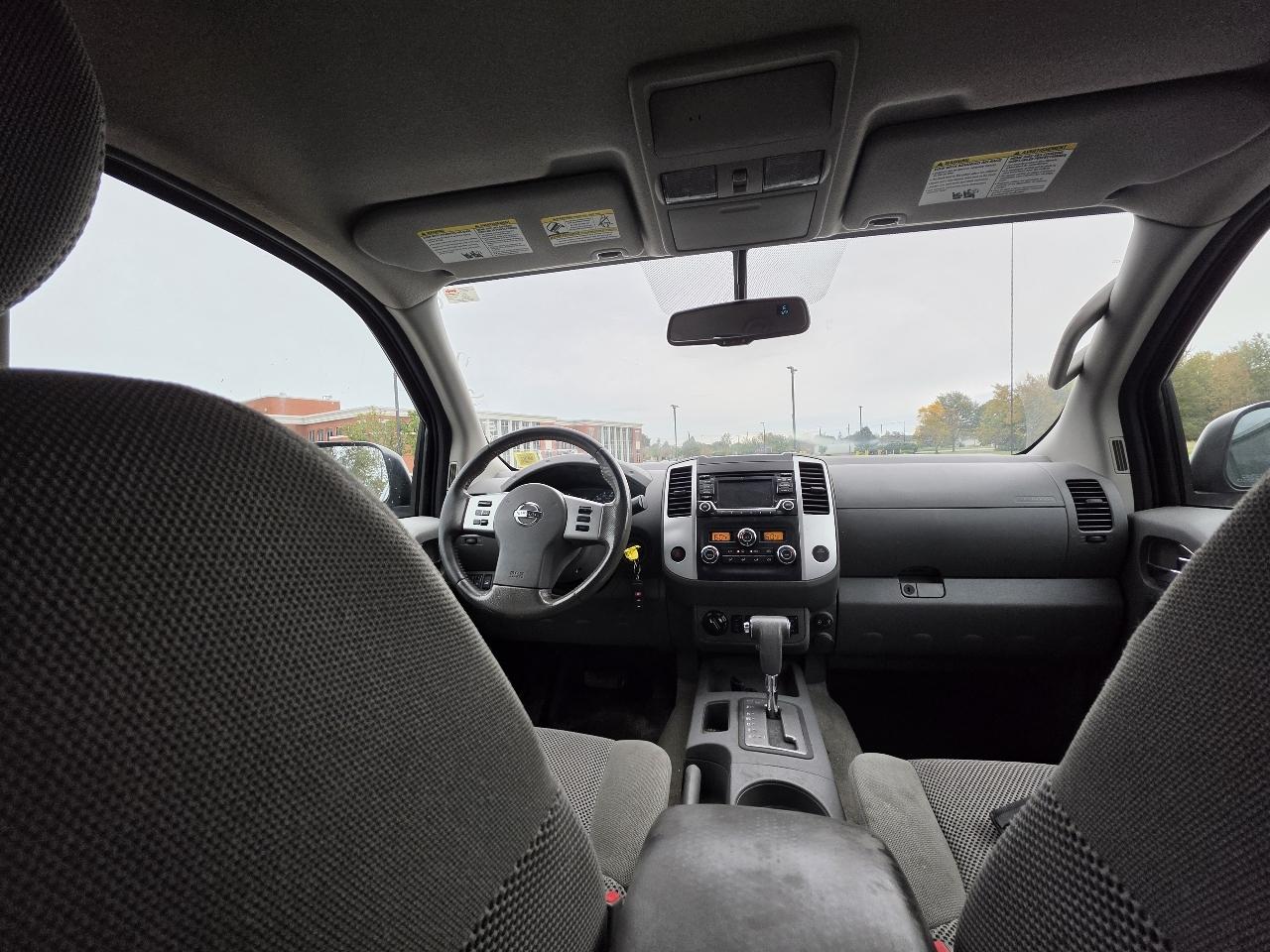 Nissan Frontier Crew Cab 4x4 SV 2017
