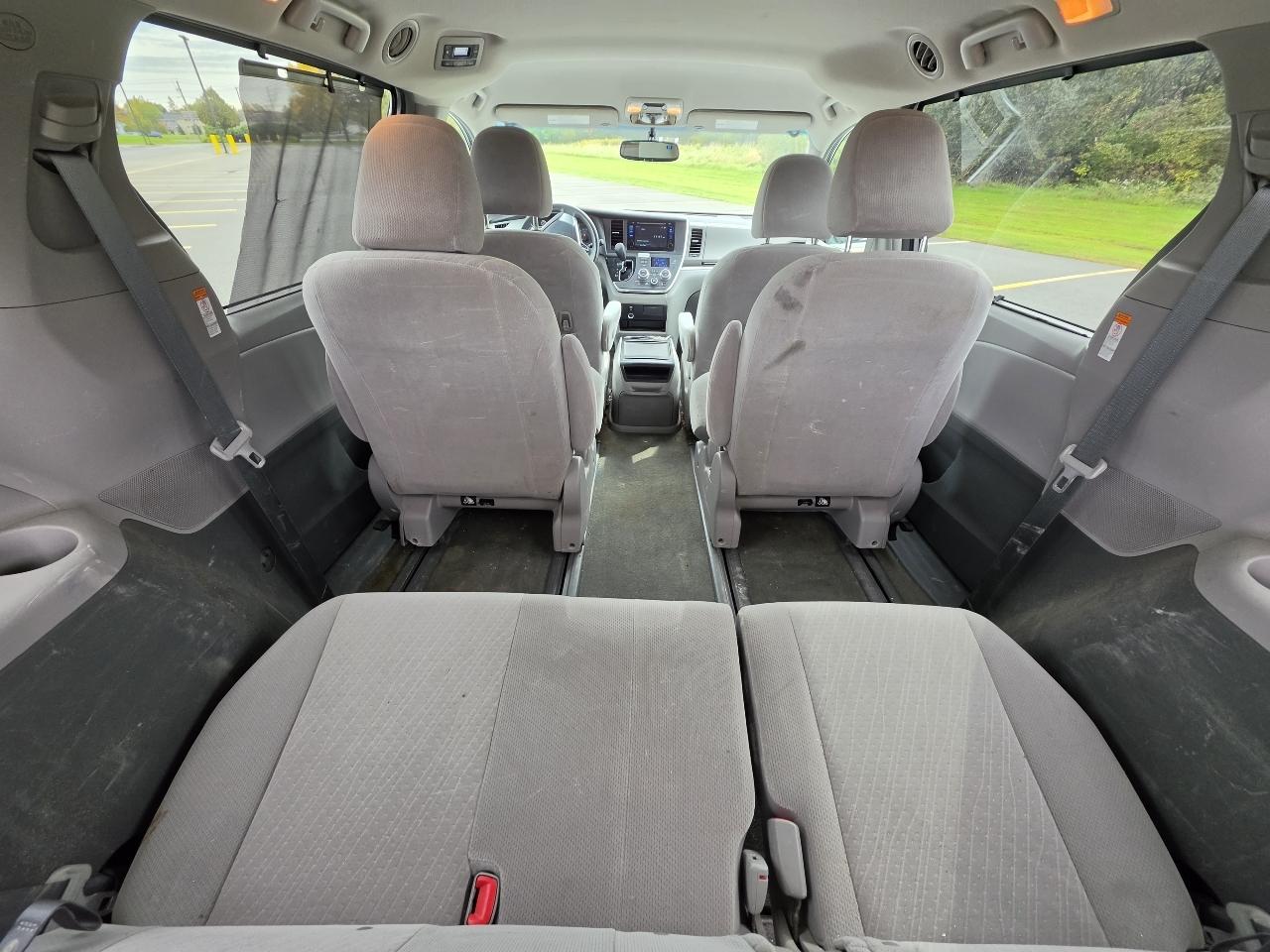 Toyota Sienna LE 7-Passenger AWD 2017