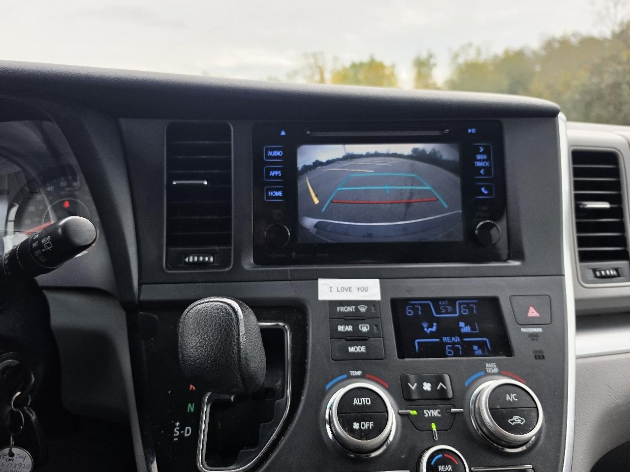 Toyota Sienna LE 7-Passenger AWD 2017