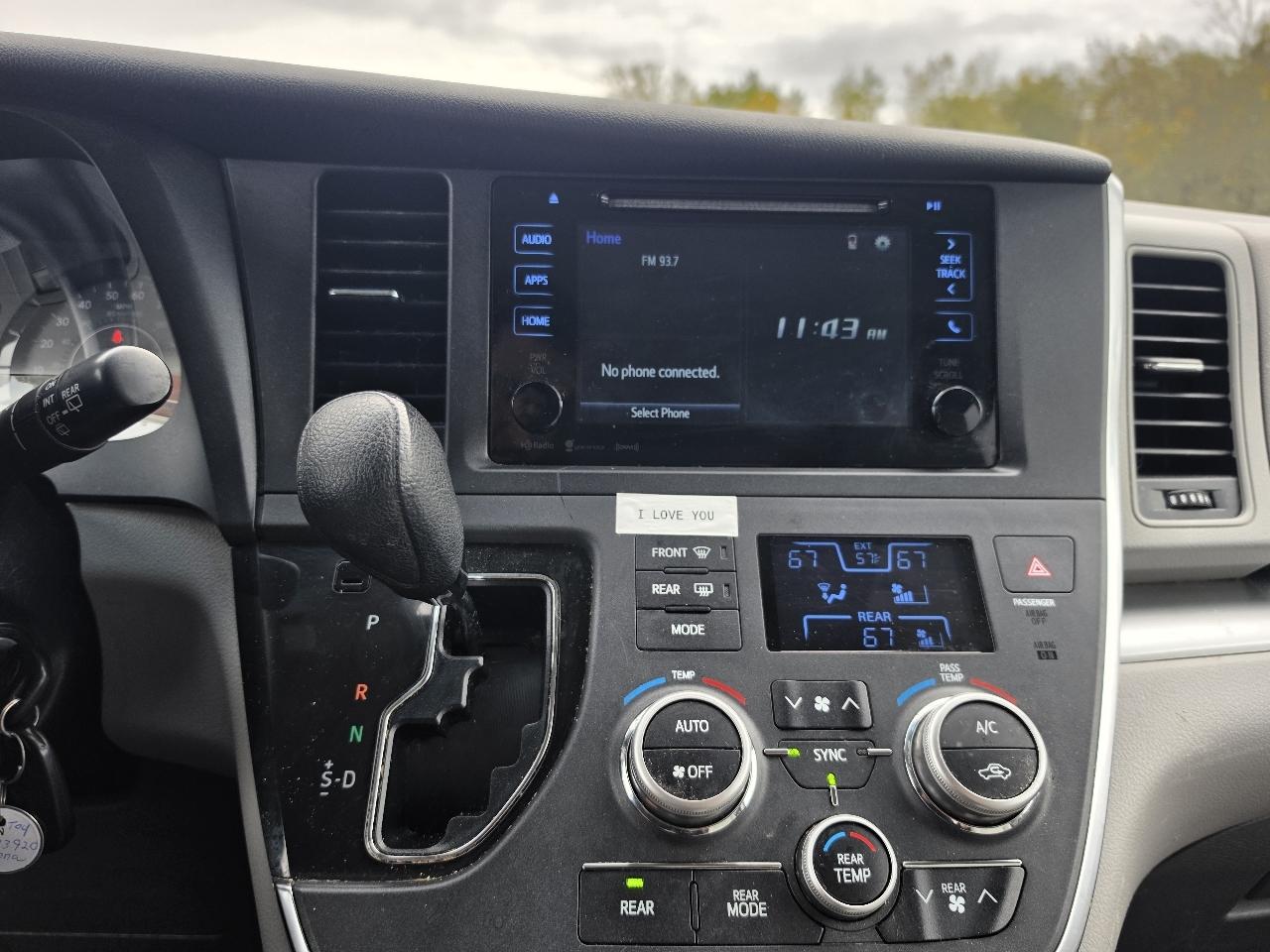 Toyota Sienna LE 7-Passenger AWD 2017