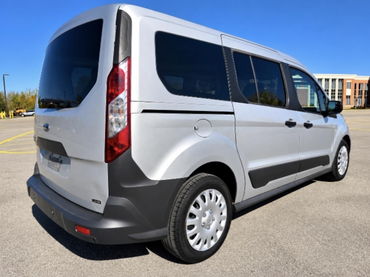 Ford Transit Connect Wagon XL w/Rear Liftgate LWB 2017