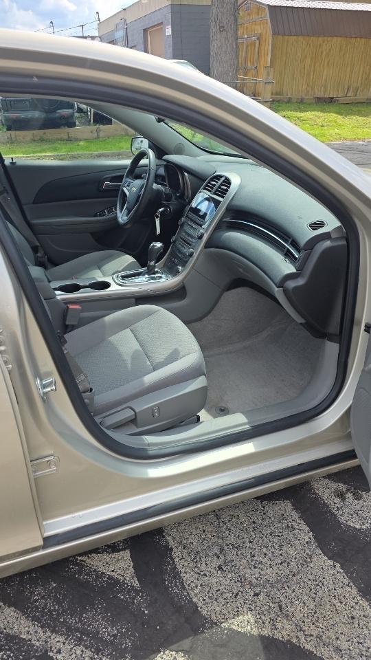 Chevrolet Malibu LS 2013