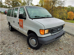 2004 Ford Econoline 