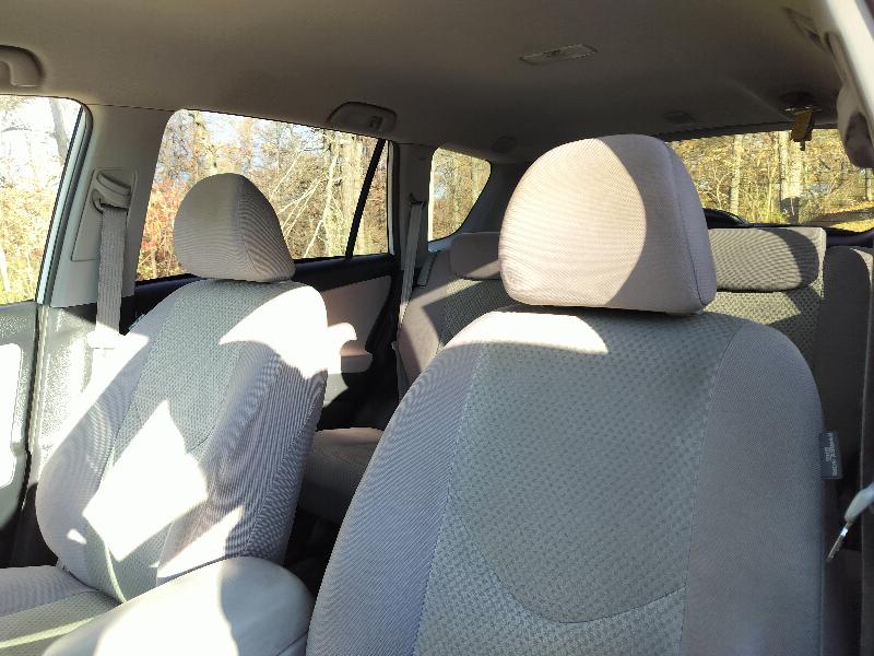 Toyota RAV4 Base I4 2WD 2008