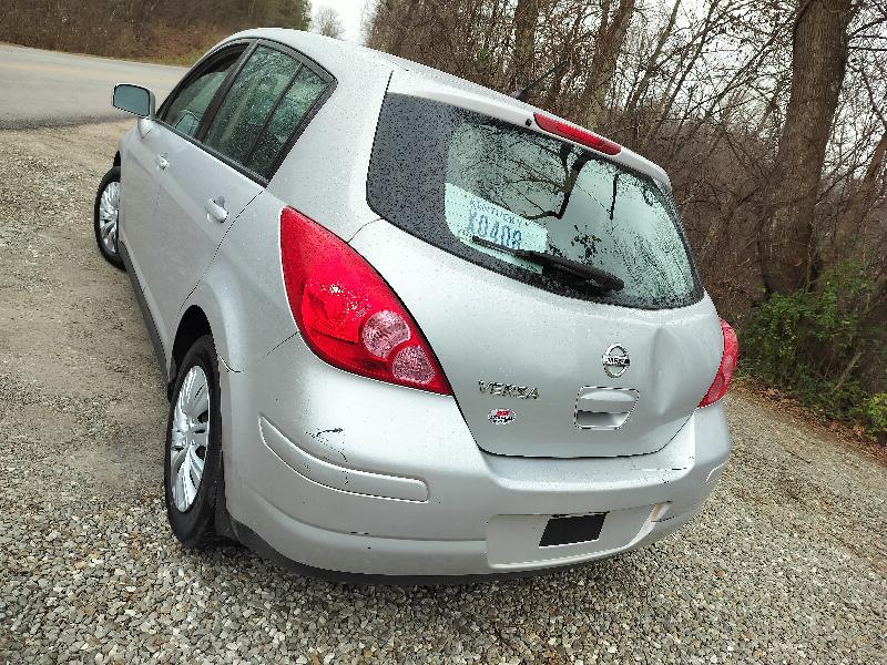 Nissan Versa 1.8 S Hatchback 2012