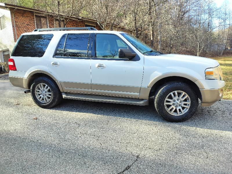 Ford Expedition XLT 4WD 2014