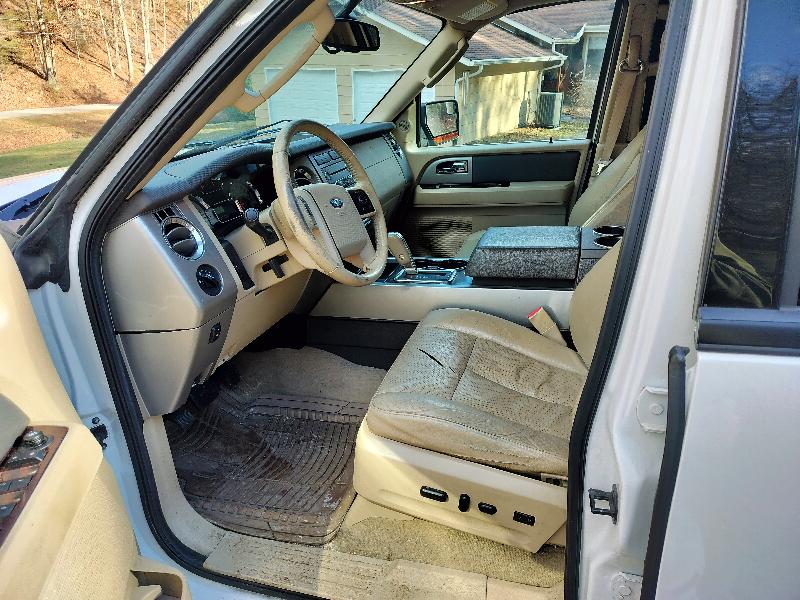 Ford Expedition XLT 4WD 2014