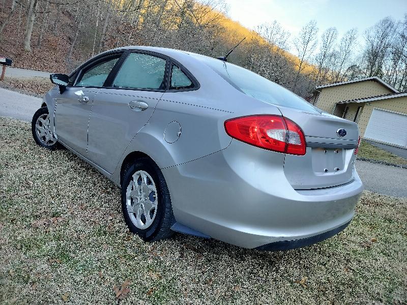 Ford Fiesta S Sedan 2013