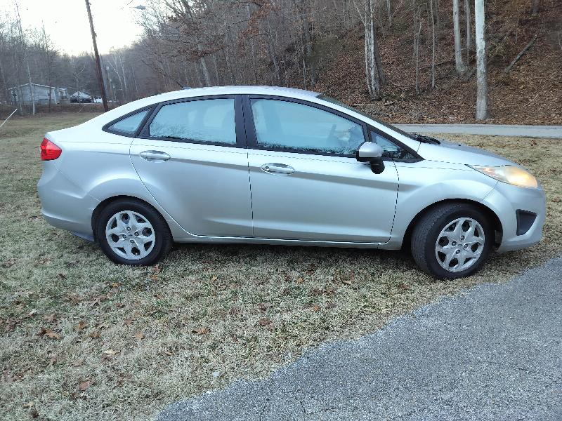 Ford Fiesta S Sedan 2013