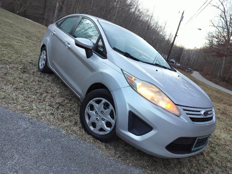 Ford Fiesta S Sedan 2013