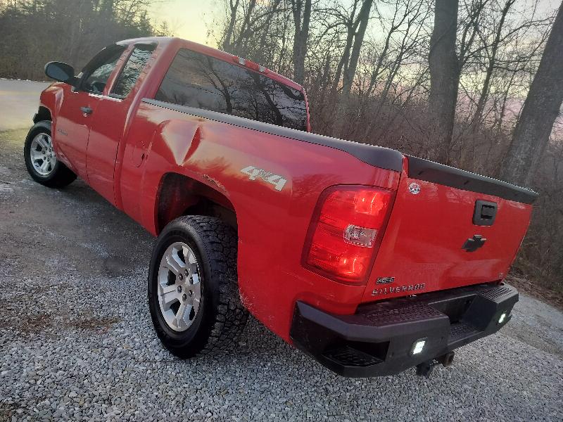 Chevrolet Silverado 1500 LS Extended Cab 4WD 2011
