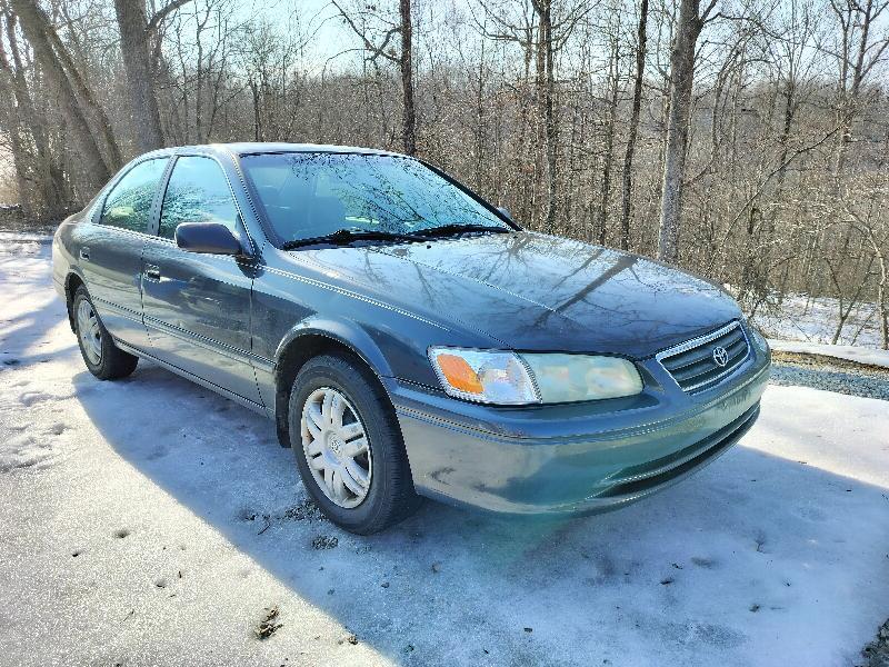 Toyota Camry LE 2000
