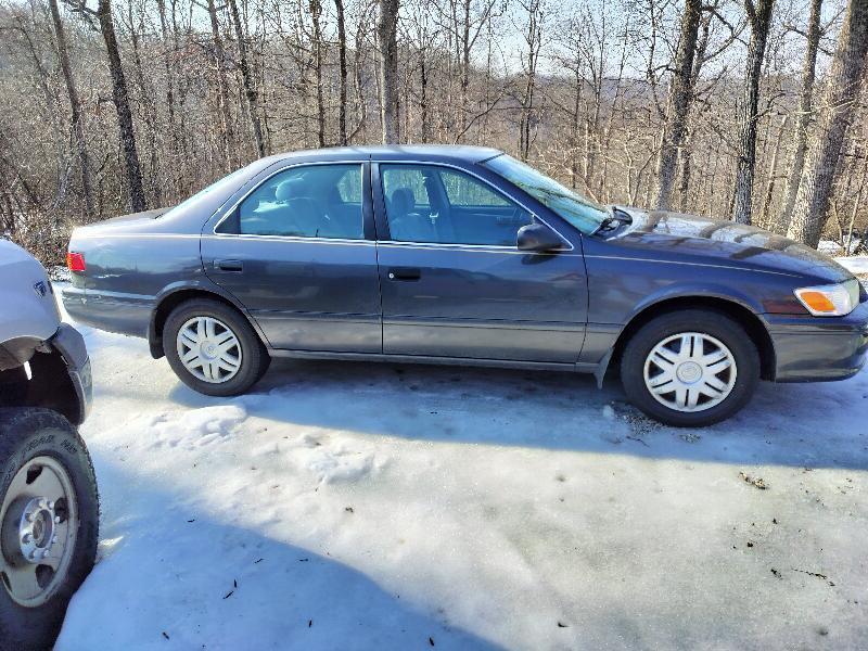 Toyota Camry LE 2000