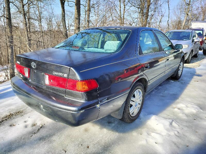 Toyota Camry LE 2000