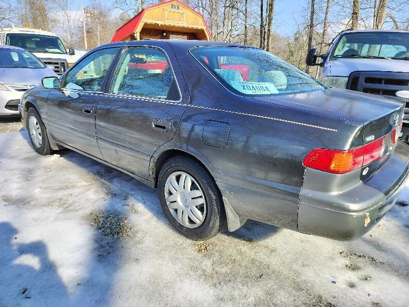 Toyota Camry LE 2000