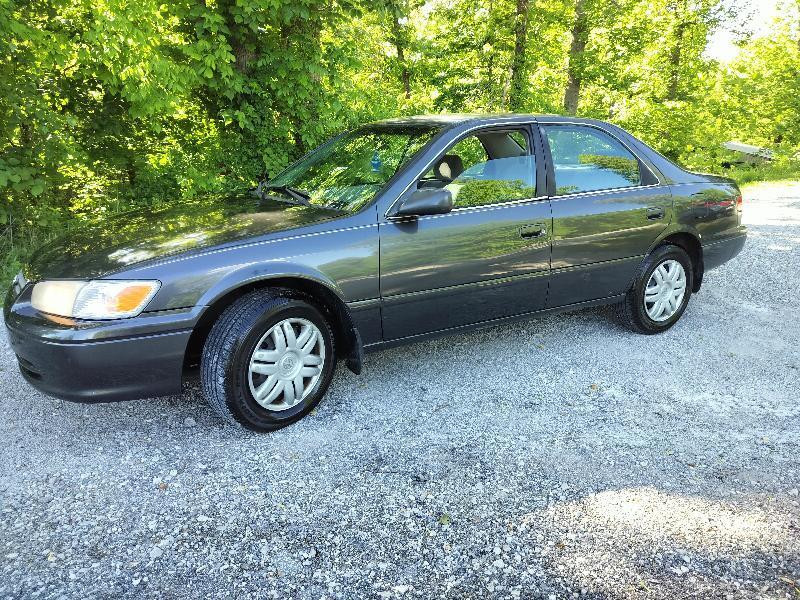 Toyota Camry LE 2000