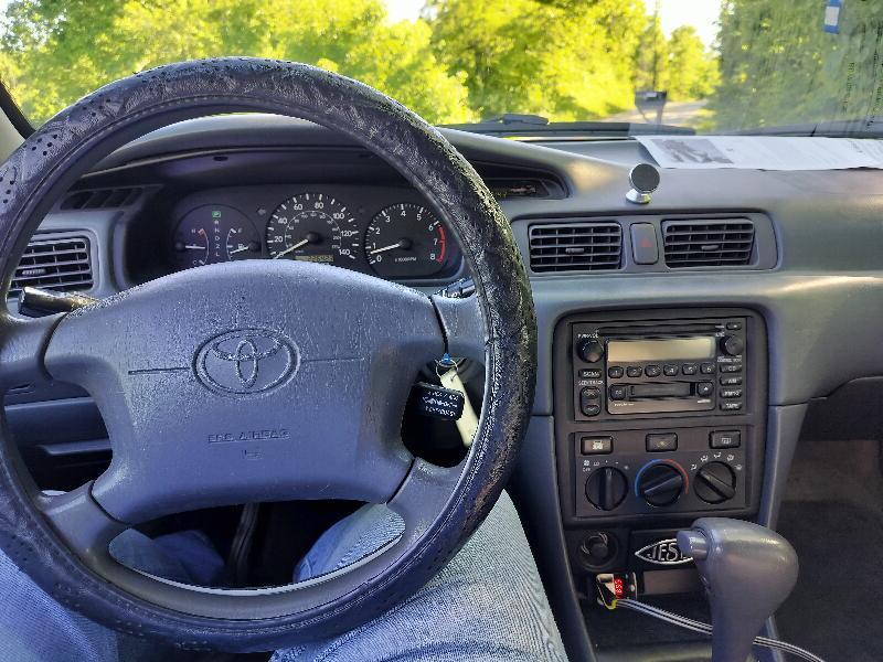 Toyota Camry LE 2000
